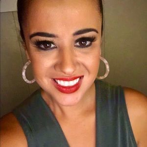 Meet your Posher, Vanessa